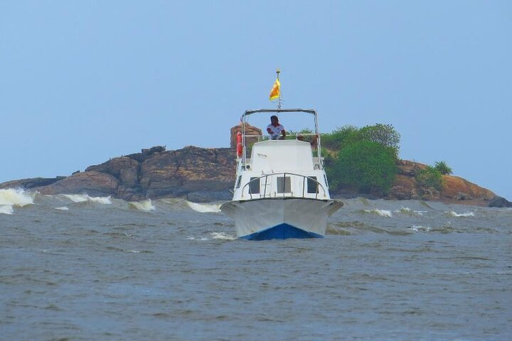 Deep sea fishing in Bentota beach (October - April) - Photo 1 of 3